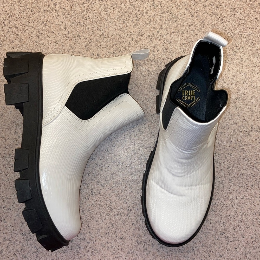 True Craft Joyrider Chelsea Boots - White Lizard Faux Leather